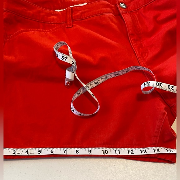 🍒St. John's Bay Vibrant Red Women's Shorts - Picture 8 of 12